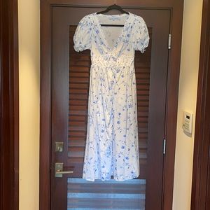 HILLHOUSE HOME Sabrina Dress in Blue Botanical (S)